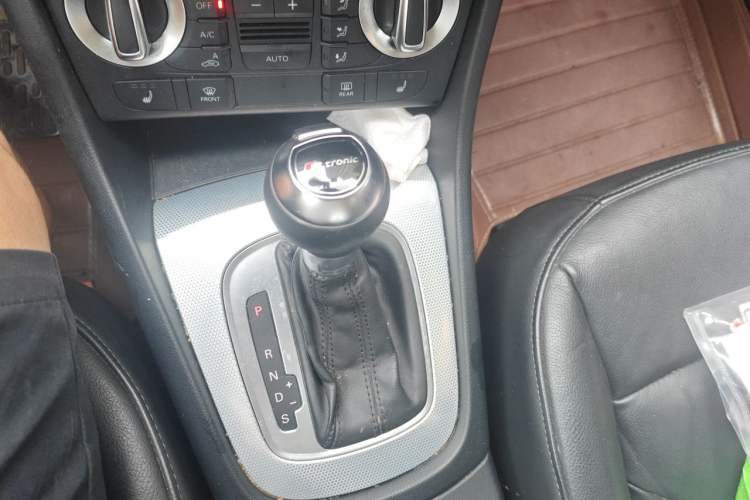 Used Audi Q3 2013 35 TFSI Comfort Model Gear Lever