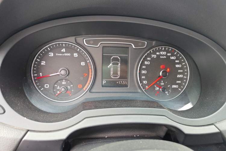 Used Audi Q3 2013 35 TFSI Comfort Model Instrument Cluster