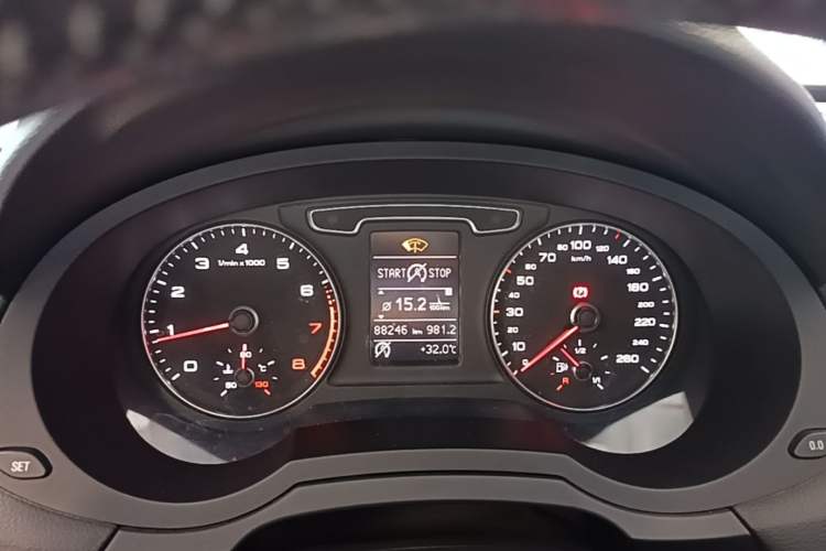 Used Audi Q3 2013 35 TFSI Comfort Model Instrument Cluster