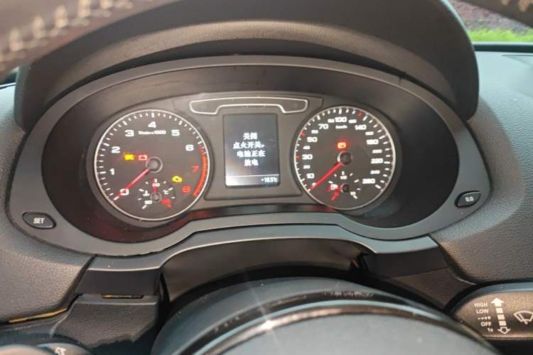 Used Audi Q3 2013 35 TFSI quattro Luxury Model Instrument Cluster