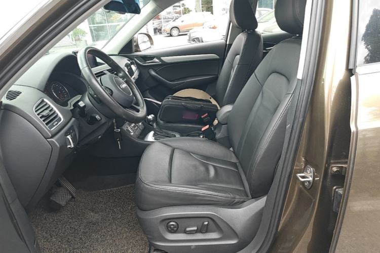 Used Audi Q3 2013 35 TFSI quattro Luxury Model Left Front Seat