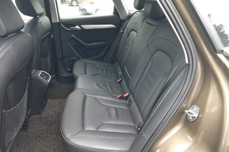 Used Audi Q3 2013 35 TFSI quattro Luxury Model Left Rear Seat