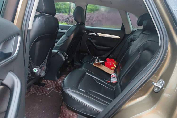 Used Audi Q3 2013 35 TFSI quattro Luxury Model Left Rear Seat