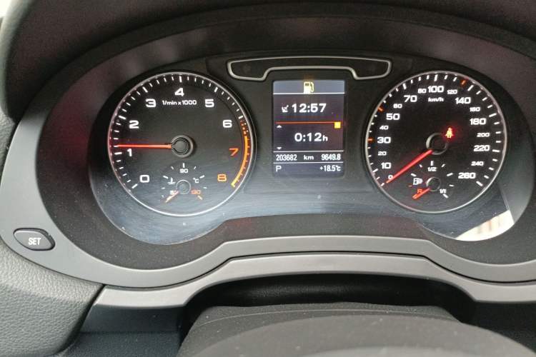 Used Audi Q3 2013 35 TFSI quattro Technology Edition Odometer Close Up