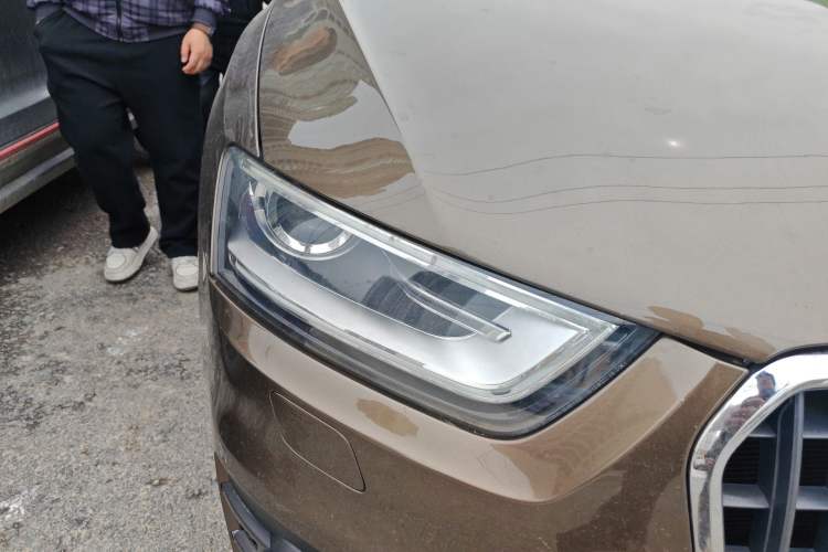 Used Audi Q3 2013 35 TFSI Comfort Model Right Front Headlight
