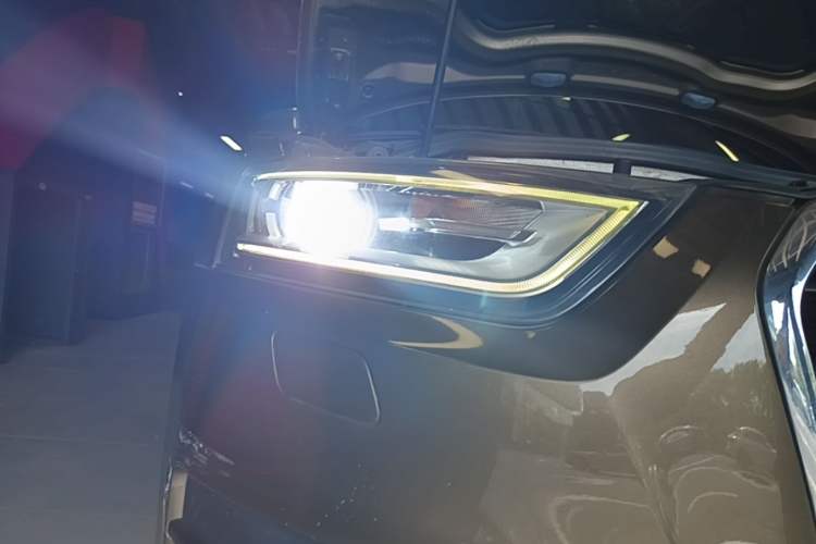 Used Audi Q3 2013 35 TFSI Comfort Model Right Front Headlight