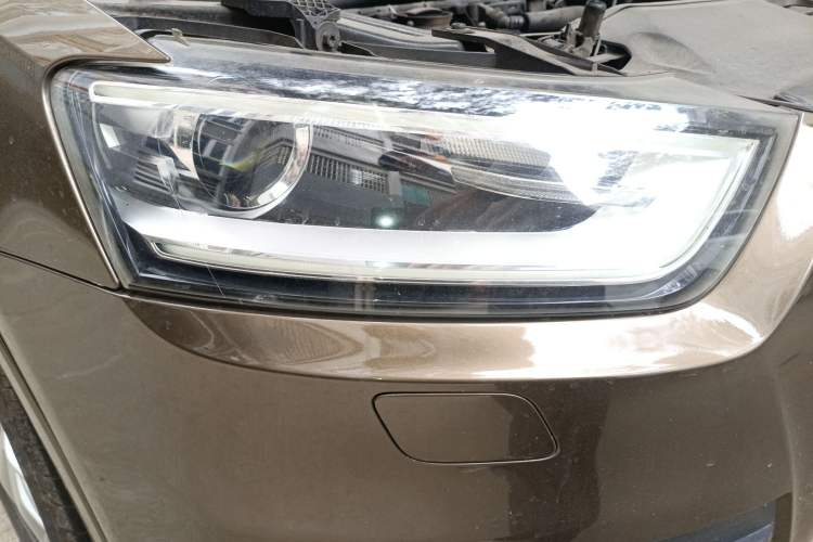 Used Audi Q3 2013 35 TFSI quattro Technology Edition Right Front Headlight