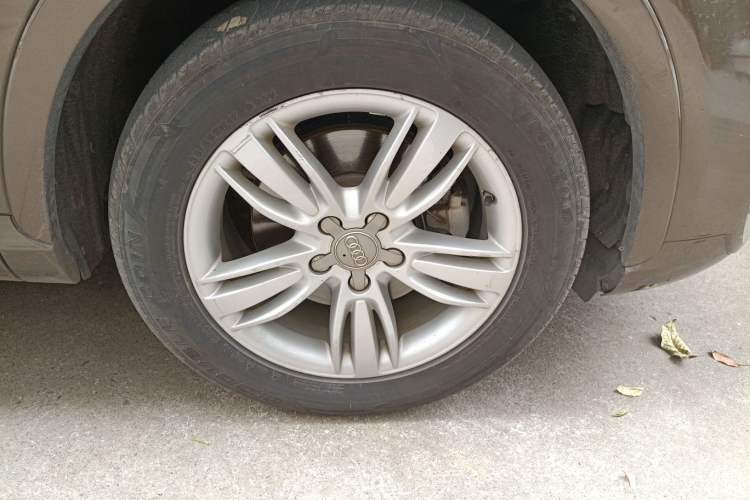 Used Audi Q3 2013 35 TFSI quattro Technology Edition Right Front Wheel Hub