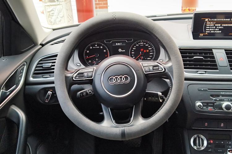 Used Audi Q3 2013 35 TFSI quattro Technology Edition Steering Wheel