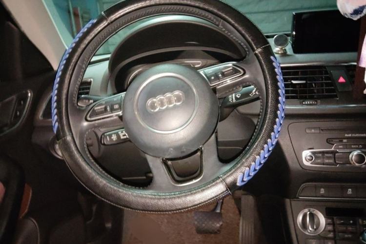 Used Audi Q3 2013 35 TFSI quattro Technology Edition Steering Wheel