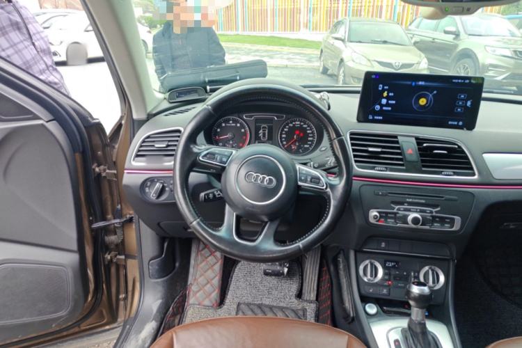 Used Audi Q3 2013 35 TFSI Comfort Model Steering Wheel