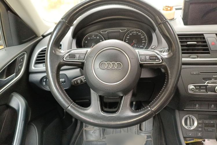 Used Audi Q3 2013 35 TFSI quattro Technology Edition Steering Wheel