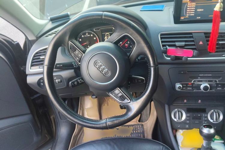 Used Audi Q3 2013 35 TFSI Comfort Model Steering Wheel
