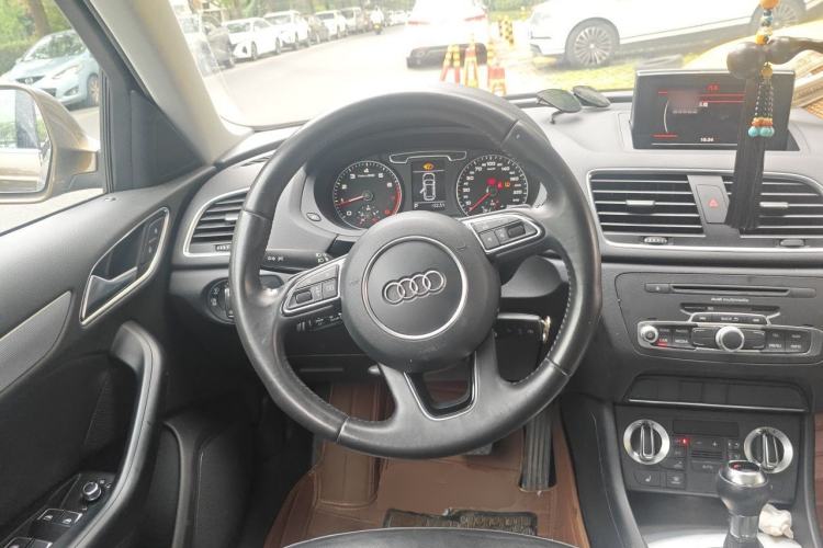 Used Audi Q3 2013 35 TFSI Comfort Model Steering Wheel