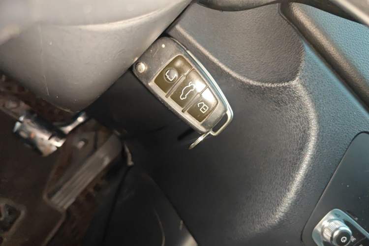 Used Audi Q3 2013 35 TFSI quattro Luxury Model Vehicle Key