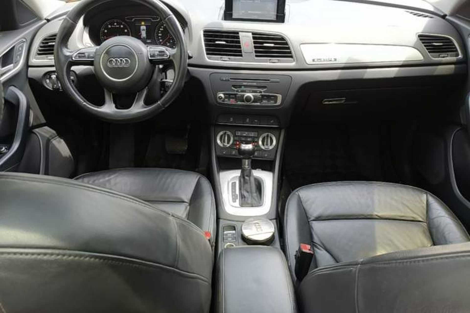 Used Audi Q3 2013 35 TFSI Ambition Edition Center Console
