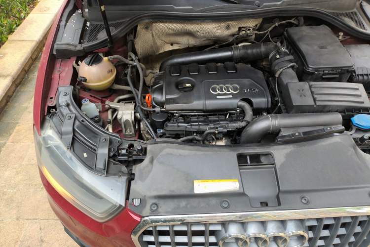 Used Audi Q3 2013 35 TFSI Ambition Edition Engine Bay Right