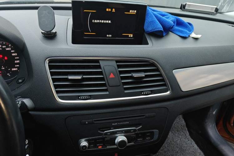Used Audi Q3 2013 35 TFSI Comfort Model Audio And AC Panel