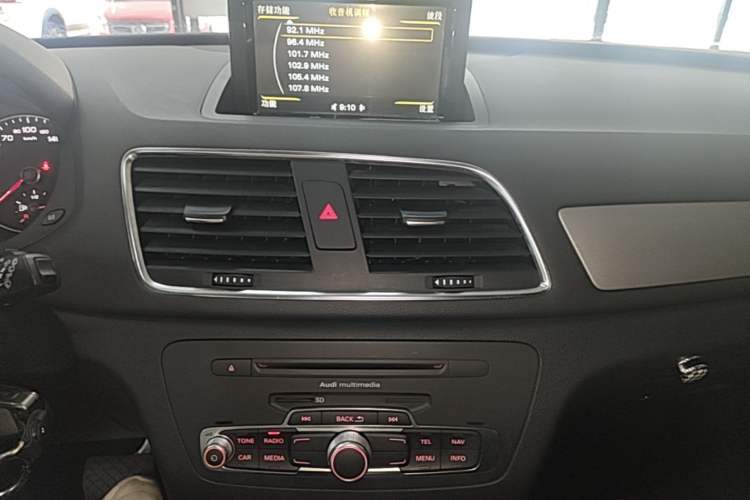 Used Audi Q3 2013 35 TFSI Ambition Edition Audio And AC Panel
