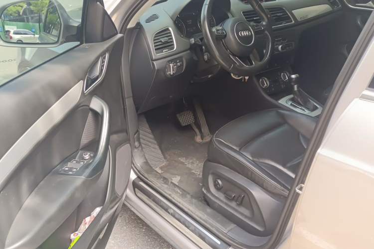 Used Audi Q3 2013 35 TFSI quattro Technology Edition Driver Seat