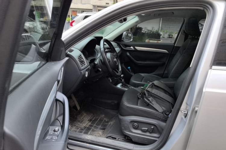 Used Audi Q3 2013 35 TFSI Comfort Model Driver Seat