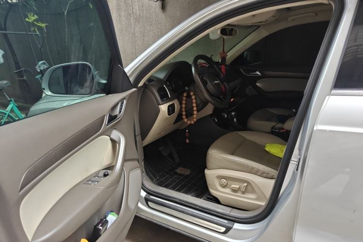 Used Audi Q3 2013 35 TFSI Ambition Edition Driver Seat