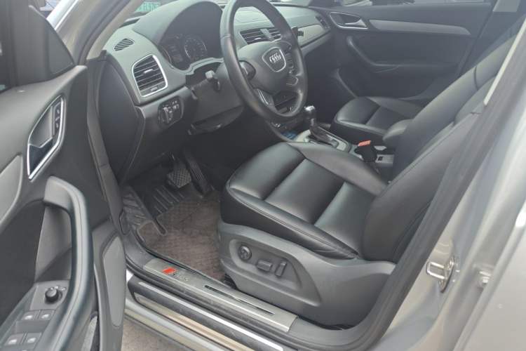 Used Audi Q3 2013 35 TFSI Ambition Edition Driver Seat