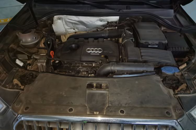 Used Audi Q3 2013 35 TFSI quattro Technology Edition Engine Bay