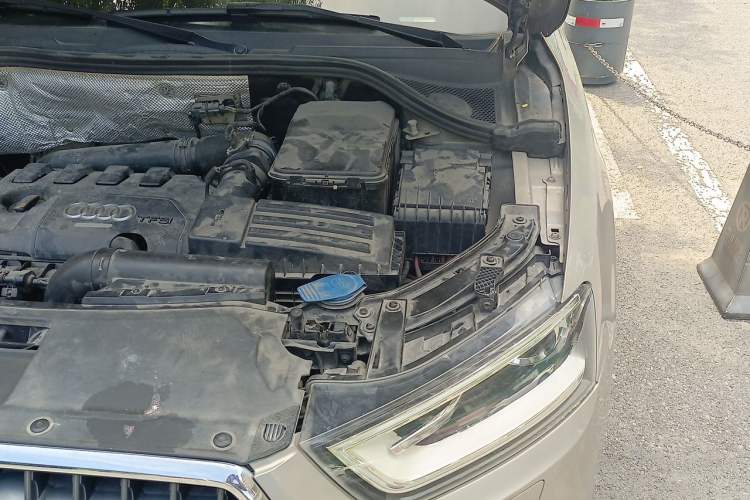 Used Audi Q3 2013 35 TFSI quattro Technology Edition Engine Bay Left