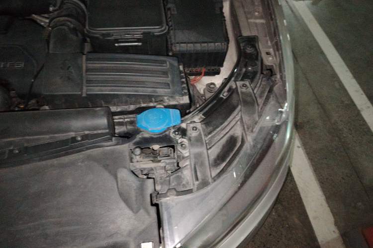 Used Audi Q3 2013 35 TFSI Ambition Edition Engine Bay Left