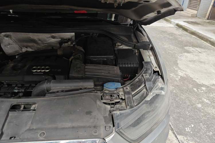 Used Audi Q3 2013 35 TFSI Ambition Edition Engine Bay Left