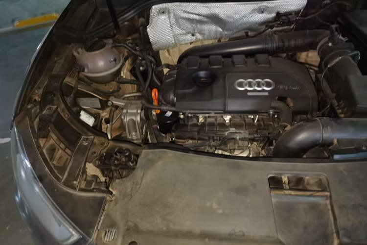 Used Audi Q3 2013 35 TFSI quattro Technology Edition Engine Bay Right