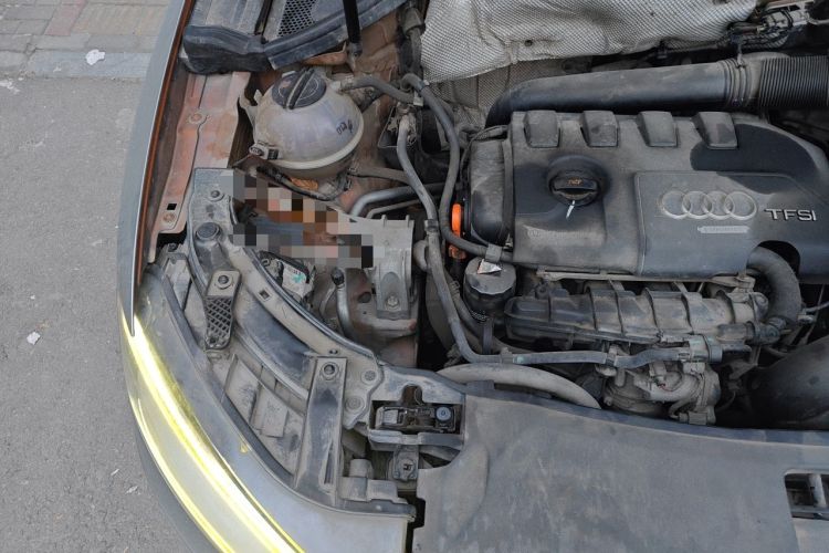Used Audi Q3 2013 35 TFSI Comfort Model Engine Bay Right