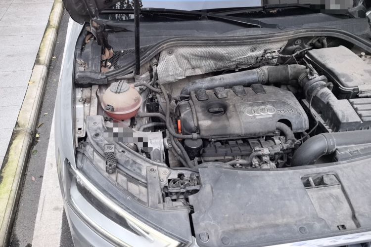 Used Audi Q3 2013 35 TFSI Comfort Model Engine Bay Right