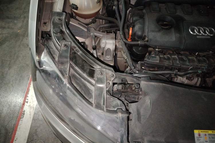 Used Audi Q3 2013 35 TFSI Ambition Edition Engine Bay Right