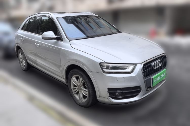 Used Audi Q3 2013 35 TFSI Comfort Model Front Right 45 Deg