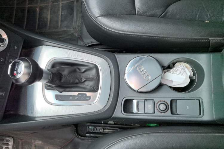 Used Audi Q3 2013 35 TFSI Comfort Model Gear Lever