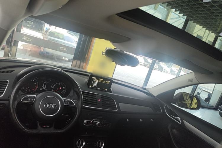 Used Audi Q3 2013 35 TFSI Ambition Edition Headliner