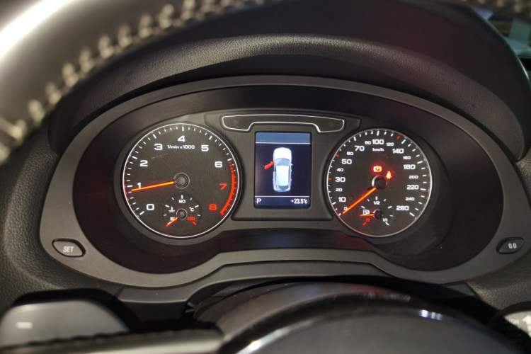 Used Audi Q3 2013 35 TFSI quattro Technology Edition Instrument Cluster
