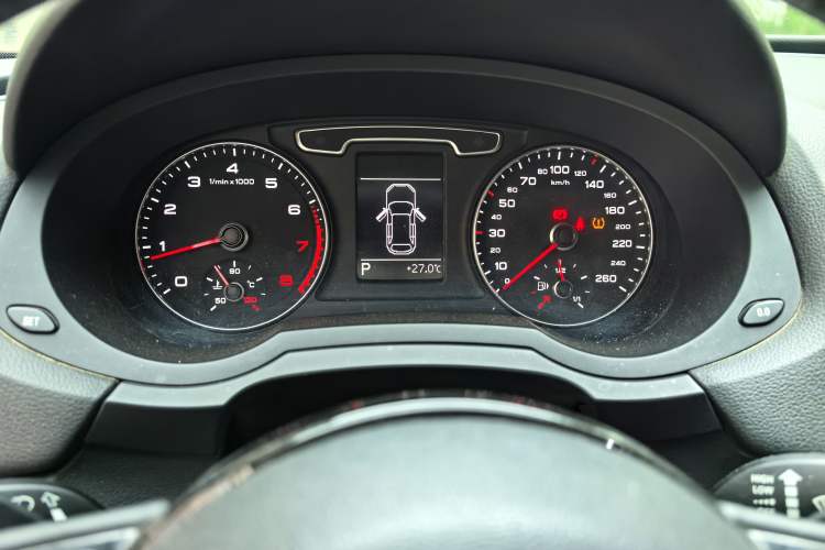 Used Audi Q3 2013 35 TFSI Comfort Model Instrument Cluster