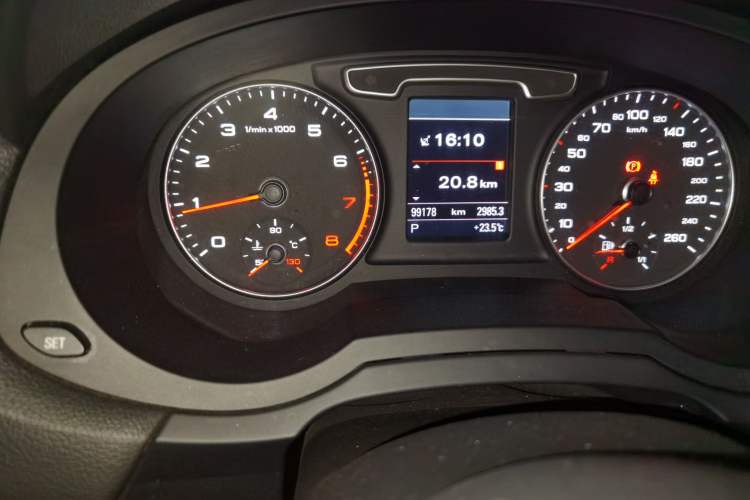 Used Audi Q3 2013 35 TFSI quattro Technology Edition Odometer Close Up
