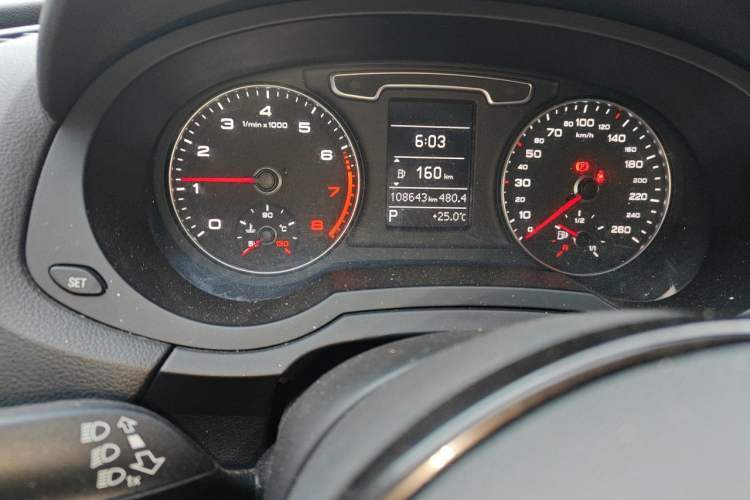 Used Audi Q3 2013 35 TFSI Comfort Model Odometer Close Up