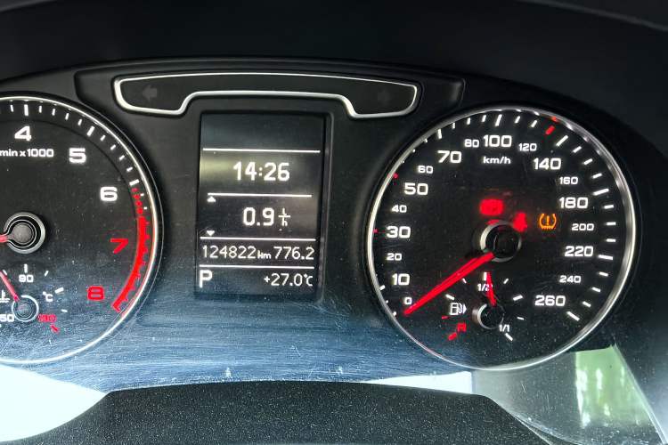 Used Audi Q3 2013 35 TFSI Comfort Model Odometer Close Up