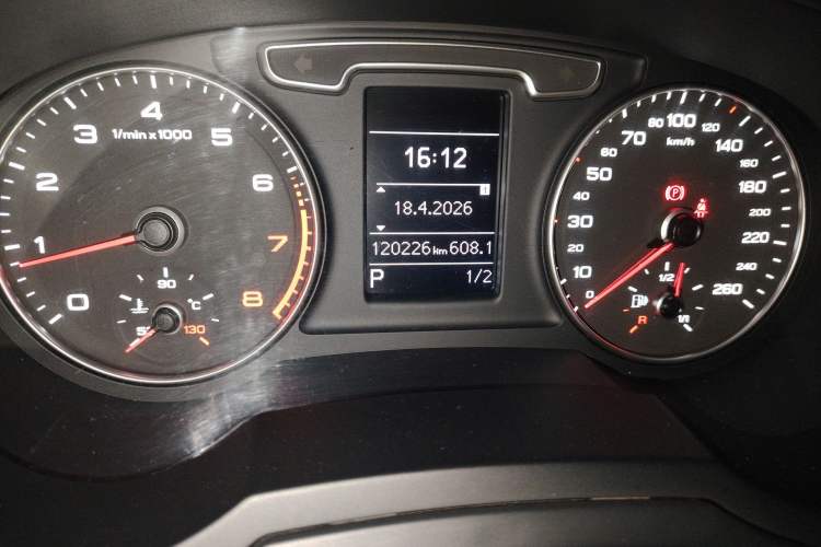 Used Audi Q3 2013 35 TFSI Ambition Edition Odometer Close Up