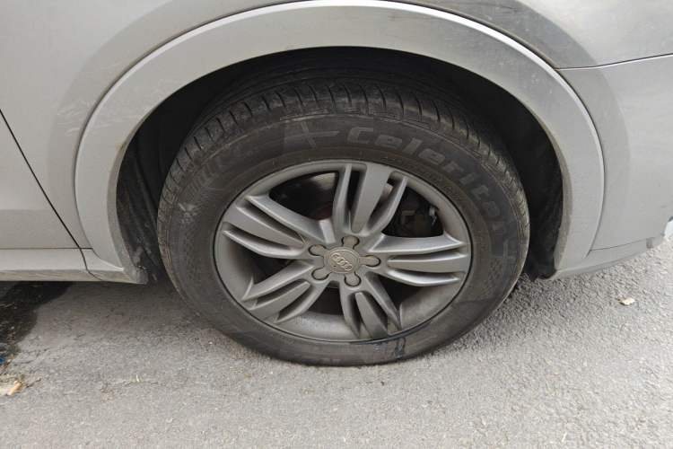 Used Audi Q3 2013 35 TFSI Comfort Model Right Front Wheel Hub