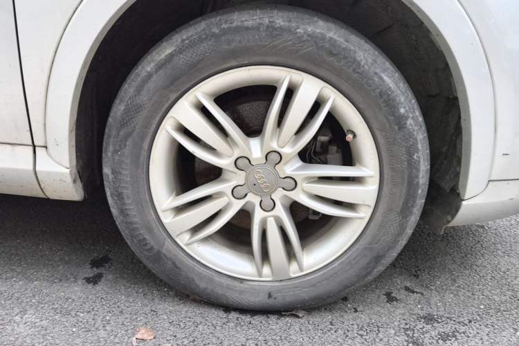 Used Audi Q3 2013 35 TFSI Comfort Model Right Front Wheel Hub