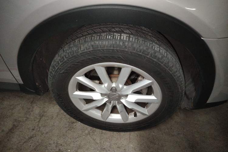 Used Audi Q3 2013 35 TFSI Ambition Edition Right Front Wheel Hub