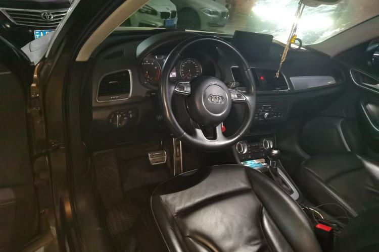 Used Audi Q3 2013 35 TFSI quattro Technology Edition Steering Wheel