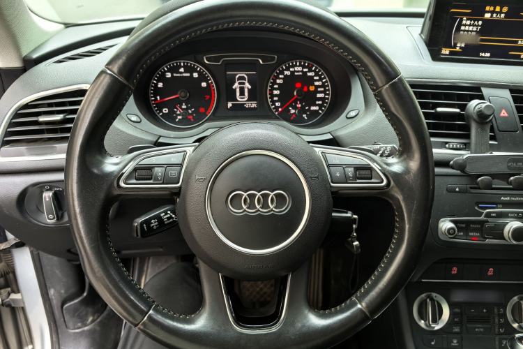 Used Audi Q3 2013 35 TFSI Comfort Model Steering Wheel