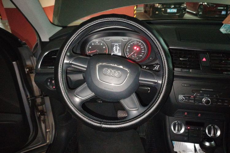 Used Audi Q3 2013 35 TFSI Ambition Edition Steering Wheel